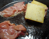 Foto del paso 3 de la receta: Hamburguesa de Angus con bacon, queso, tomate, cebolla y pan cristal