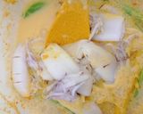 Gambar langkah 4 resipi Sotong masak lemak cili api.
