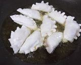 Hình bước làm 5 của món Bánh bột lọc chiên