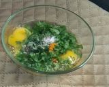A picture of step 1 of Palak bread omelete.