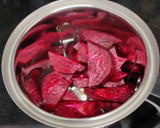 பீட்ரூட் மைசூர் பாக் (Beetroot Mysore Pak recipe in tamil) ரெசிபி ஸ்டேப் 1 புகைப்படம்