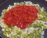 Foto del paso 2 de la receta: Corvina con tomate
