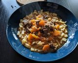 A picture of step 6 of Beef goulash with pasta.