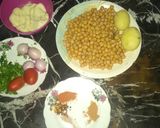 A picture of step 1 of Cholay in Papadri katori.