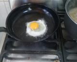 Foto del paso 2 de la receta: Huevos fritos