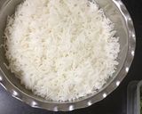 A picture of step 1 of Tomato rice.