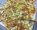 ડ્રાયફ્રુટ ચીક્કી (Dryfruits Chikki Recipe In Gujarati) રેસીપી સ્ટેપ5ફોટો