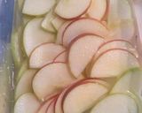 Foto del passaggio 1 della ricetta Rose di pasta sfoglia marmellata e mele