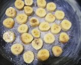 Foto langkah ke 2 dari resep Kue Pisang Teflon.