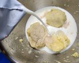 Foto del paso 1 de la receta: Medialunas con jamón