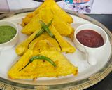 A picture of step 4 of Bread Pakoda.