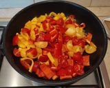 Foto del passaggio 2 della ricetta Crema di peperoni e pomodorini