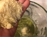 Foto del paso 2 de la receta: Pesto tradicional de albahaca