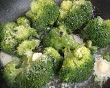 A picture of step 2 of Cheesy Broccoli.