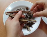 Foto langkah ke 1 dari resep Sambal Roa Asli Manado Pedas Mantap.