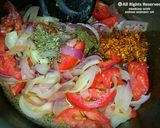 A picture of step 5 of Kareelay pyaz ki bhujiya.