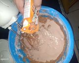Foto langkah ke 2 dari resep Banana Choco Cake.