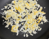 Foto del paso 2 de la receta: “Quesadilla” en 5 minutos 🧀🥬