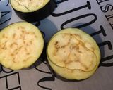 Une image de l'étape 3 de Aubergines violettes marinées grillées « skull ».
