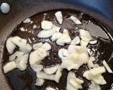 Foto del paso 2 de la receta: Lombarda al ajillo