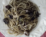 Foto del paso 2 de la receta: Spaghetti picante com calamar en su tinta