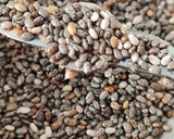 Foto del paso 2 de la receta: Cómo moler semillas de lino y chía con licuadora de mano 🌱 Truco 🧙🏼‍♀️
