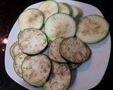 Foto del paso 1 de la receta: Bocadillos de berenjena y Zucchini 🍆🥒