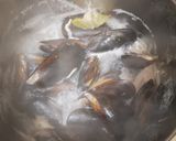 Foto del paso 3 de la receta: Mejillones con tomate y un toque picante