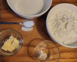 Foto del paso 1 de la receta: Pan de hamburguesas