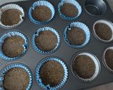 Meggyes mákos muffin meggybefőttből recept fázis 3 fotója