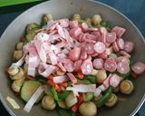 Foto del paso 2 de la receta: Revuelto de tó y a tope de queso ☺️