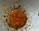 Foto langkah ke 2 dari resep Telur Ceplok Pedas Manis Saus Tiram.