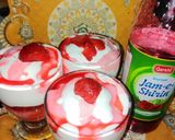 A picture of step 4 of Strawberry dessert with whipped cream.