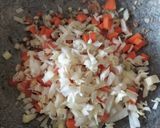 व्हेजिटेबल स्प्राऊट सूप (vegetable sprout soup recipe in marathi) रेसिपी स्टेप 3 फोटो 
