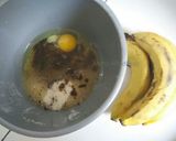 Foto langkah ke 1 dari resep Muffin Pisang Anti Gagal.