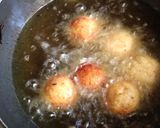 A picture of step 6 of Malai kofta in white gravy.