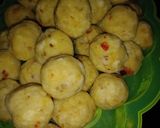 A picture of step 4 of Yam balls.