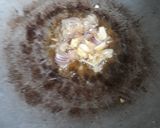 Foto langkah ke 2 dari resep Tumis Pedas Kerang dan Telur.