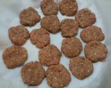 Φωτογραφία βήματος 3 της συνταγής Cheeseburger mini τυλιχτά