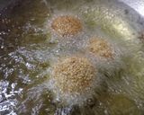 A picture of step 7 of Sesame Chocolate & dry dates balls.