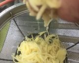 A picture of step 2 of Aloo Pakudi.