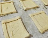 Foto langkah ke 4 dari resep Strawberry Cheese Danish.