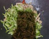 Foto langkah ke 4 dari resep Tumis labu siam.