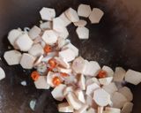 Foto langkah ke 2 dari resep Tumis Tempe Sosis Kubis.