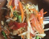 รูปขั้นตอนการทำที่ 3 ของ ส้มตำไทย🥙🌶ใส่ปลาร้า มาละจ้า #อาหารไทยง่ายๆ