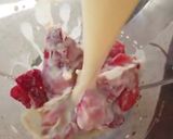 รูปขั้นตอนการทำที่ 1 ของ Strawberry milk shake