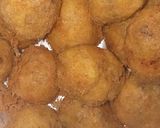 A picture of step 4 of Yam balls.