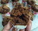 Foto langkah ke 5 dari resep Muffin Coklat Simple.