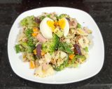Foto del paso 3 de la receta: Ensalada de Atún con fideos y quinua roja