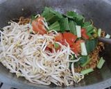 Foto langkah ke 5 dari resep Mee Goreng Mamak khas Malaysia.